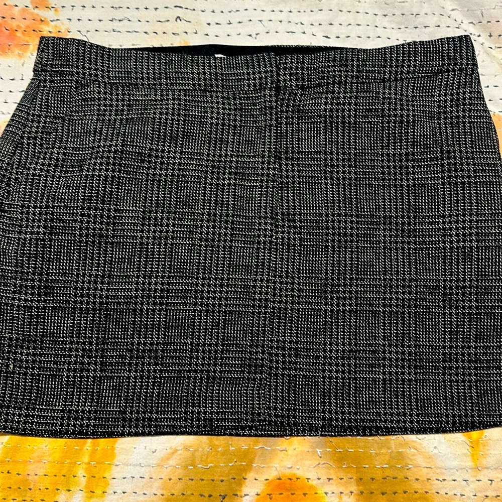 Woven fitted mini skirt NWT